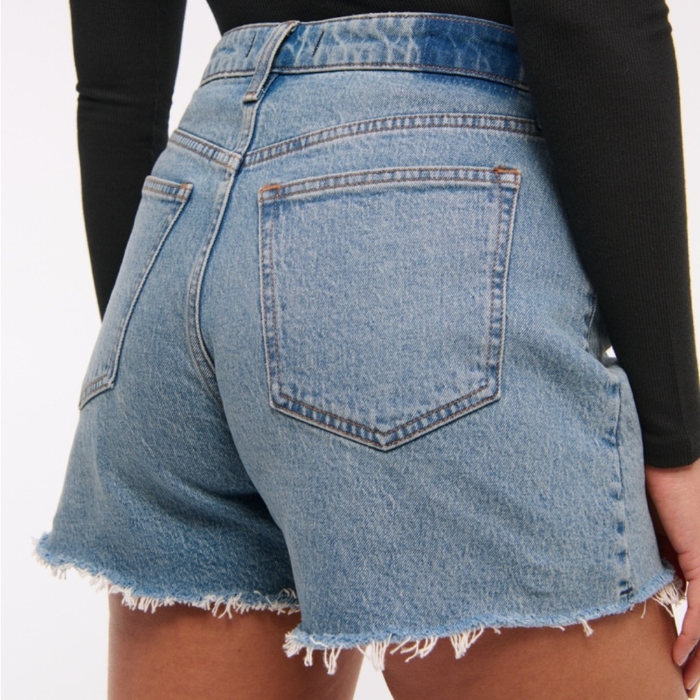 Abercrombie High Rise Dad Shorts, curve love size 25 / 0 Light Wash
